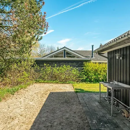 Maira - 150m From The Sea By Interhome