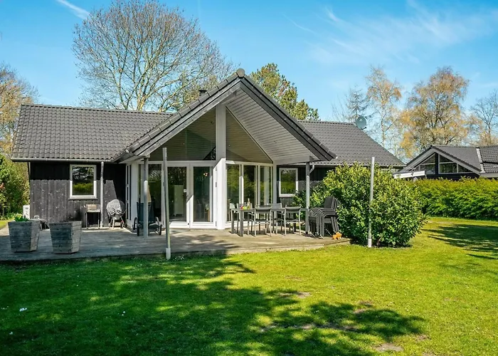 Maira - 150m From The Sea By Interhome *